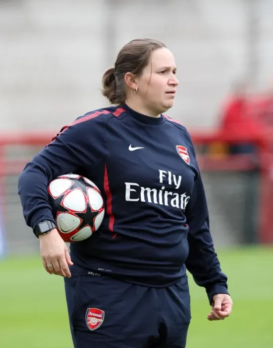 Framed Print : Arsenal Ladies Historic 9-0 Victory under Laura Harvey in UEFA Women's Champions League against ZFK Masinac