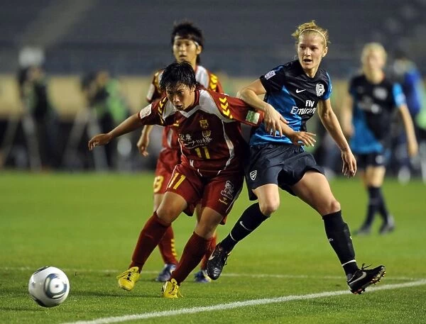 Arsenal Ladies and INAC Kobe Draw 1-1 in Charity Match at Nishigaoka Stadium, Tokyo: Katie Chapman vs. Megumi Takase