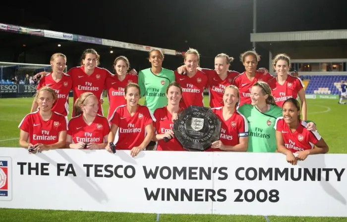 Framed Print : Arsenal Ladies Lift FA Women's Community Shield: 1-0 Victory over Everton (2008-09)