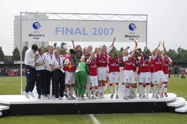 Arsenal Ladies Lift UEFA Women's Cup: 1-0 Aggregate Victory (2006-07) - 6th UEFA Women's Cup Final