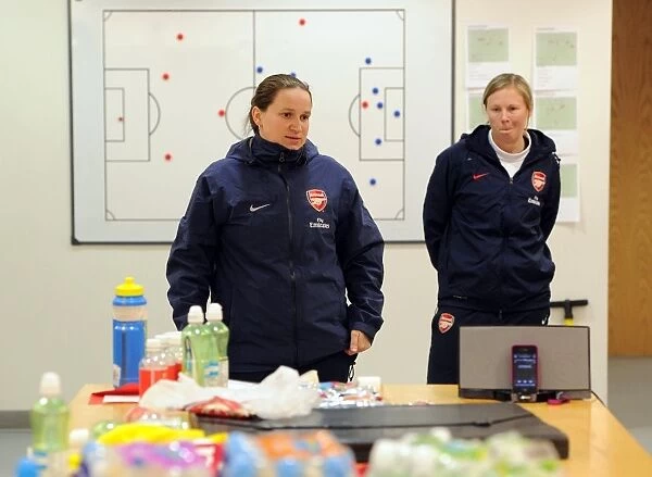 Arsenal Ladies: Manager Laura Harvey and Assistant Rihanne Skinner Planning Their Strategy Against Chelsea