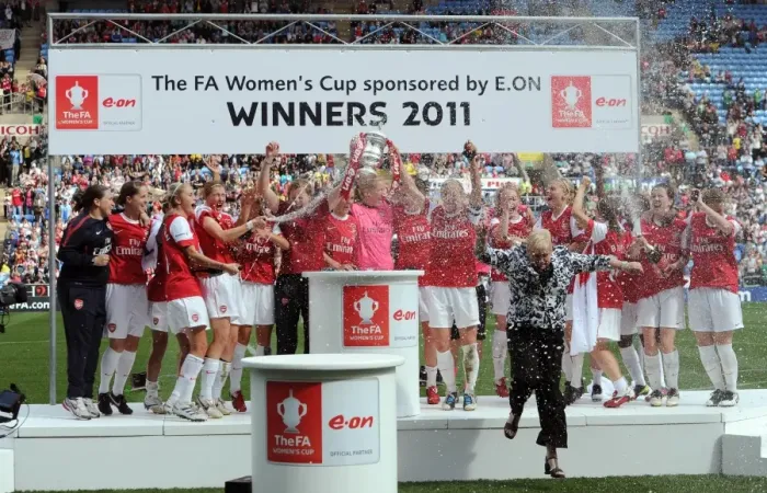 Framed Print : Arsenal Ladies Triumph in FA Cup Final: 2-0 Win over Bristol Academy