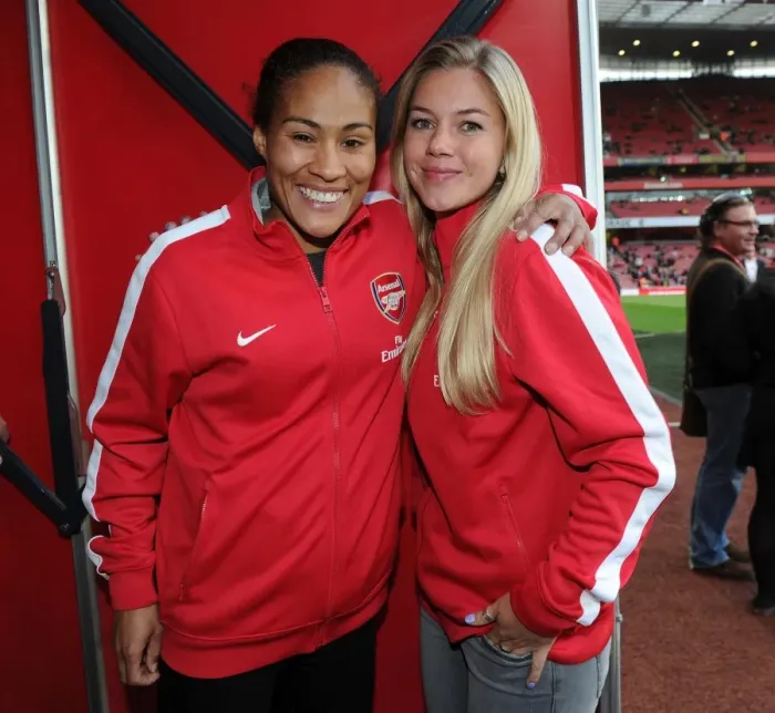 Framed Print : Arsenal Ladies: Yankey and Hoogendijk Prepared for Newcastle United Clash