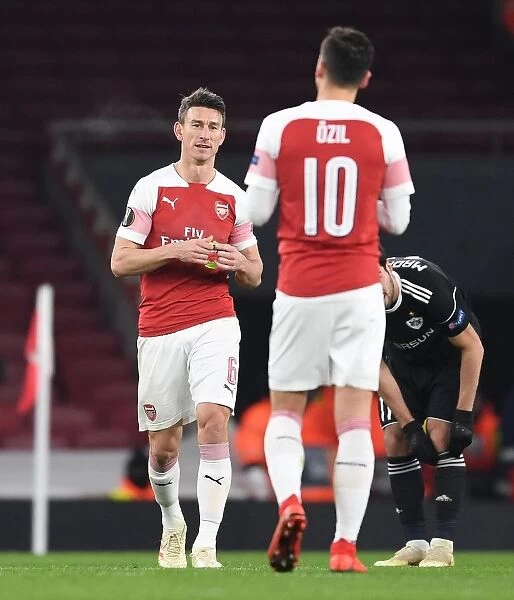 Arsenal: Laurent Koscielny Passes Captain's Armband to Mesut Ozil vs Qarabag, Europa League 2018-19