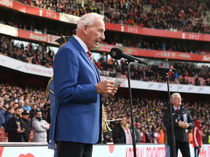 Framed Print : Arsenal Legend Bob Wilson Reads Before Arsenal vs. Watford (Premier League 2021-22) Framed Print : Arsenal Legend Bob Wilson Reads Before Arsenal vs. Watford (Premier League 2021-22)
