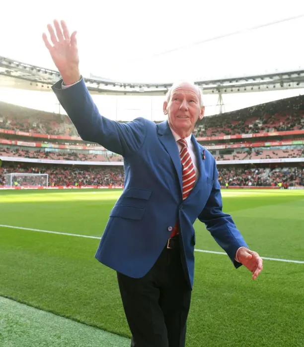 Framed Print : Arsenal Legends: Bob Wilson Reunites with Arsenal at Emirates as They Take on Watford