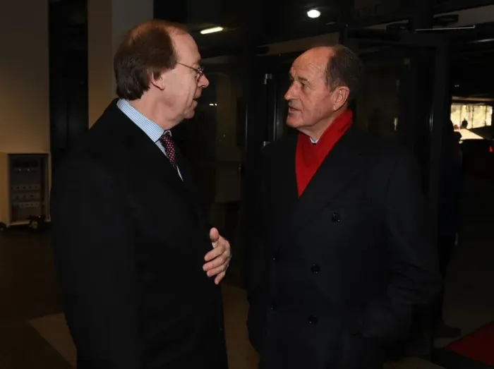Framed Print : Arsenal Legends Reunited: George Graham and Charlie George Before Arsenal vs. Chelsea Framed Print : Arsenal Legends Reunited: George Graham and Charlie George Before Arsenal vs. Chelsea