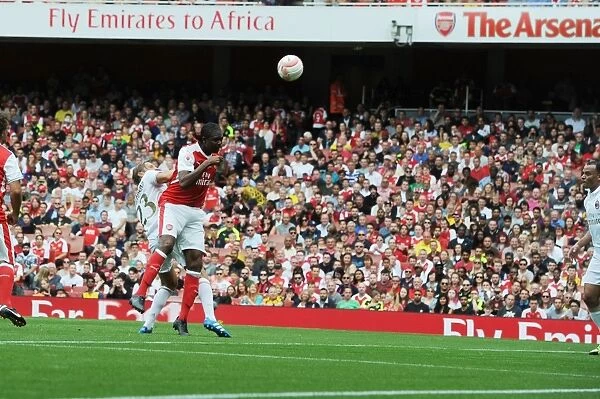 Arsenal Legends vs Milan Glorie: Kanu Scores the Inaugural Goal at Emirates Stadium