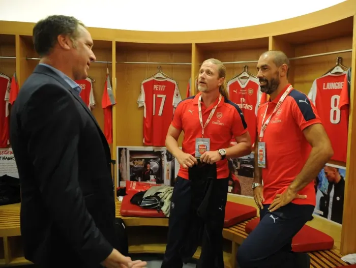 Framed Print : Arsenal Legends vs Milan Glorie: A Battle of Football Icons at Emirates Stadium