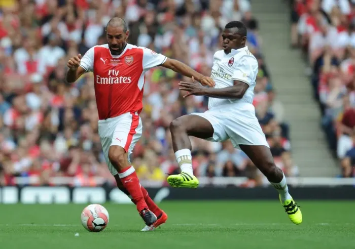 Framed Print : Arsenal Legends vs Milan Glorie: A Battle of Football Legends at Emirates Stadium