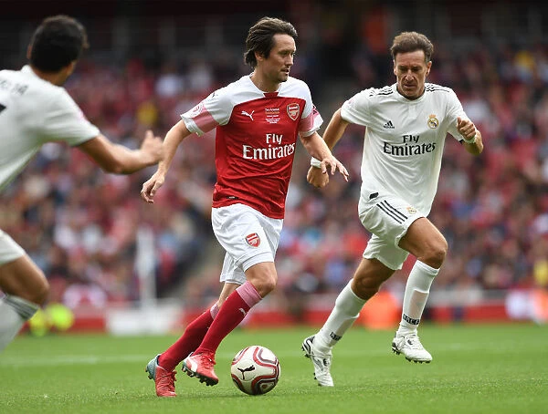 Arsenal Legends vs Real Madrid Legends: Rosicky's Brilliant Performance at Emirates Stadium