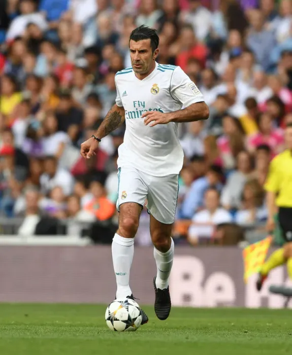 Framed Print : Arsenal Legends vs. Real Madrid Legends: A Clash of Football Greats at Bernabeu (2018-19) Framed Print : Arsenal Legends vs. Real Madrid Legends: A Clash of Football Greats at Bernabeu (2018-19)