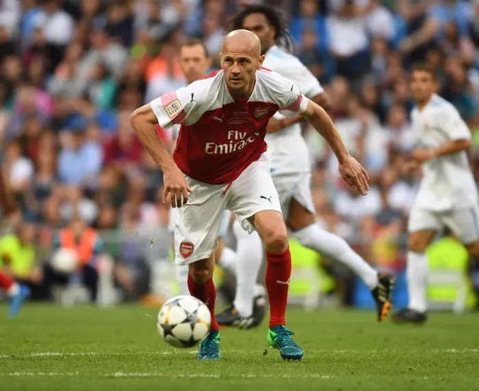 Framed Print : Arsenal Legends vs Real Madrid Legends: A Legendary Clash at Bernabeu, 2018 Framed Print : Arsenal Legends vs Real Madrid Legends: A Legendary Clash at Bernabeu, 2018