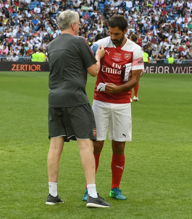 Framed Print : Arsenal Legends vs Real Madrid Legends: A Legendary Clash at Bernabeu (2018-19) Framed Print : Arsenal Legends vs Real Madrid Legends: A Legendary Clash at Bernabeu (2018-19)