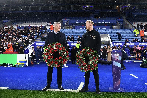 Arsenal and Leicester Managers Honor Armistice Day with Poppy Wreaths Before Women's Super League Match