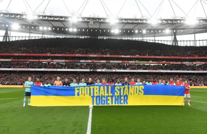 Framed Print : Arsenal and Leicester Players Unite for Ukraine: Premier League Show of Support (Arsenal v Leicester City, 2021-22) Framed Print : Arsenal and Leicester Players Unite for Ukraine: Premier League Show of Support (Arsenal v Leicester City, 2021-22)