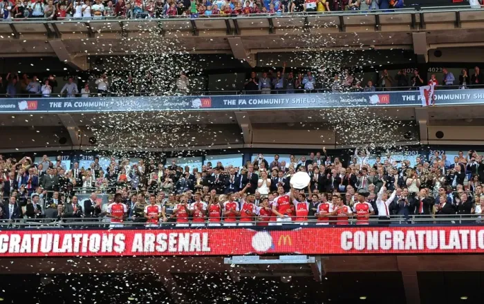 Framed Print : Arsenal Lift FA Community Shield: 2015-16 Season - Victory over Chelsea