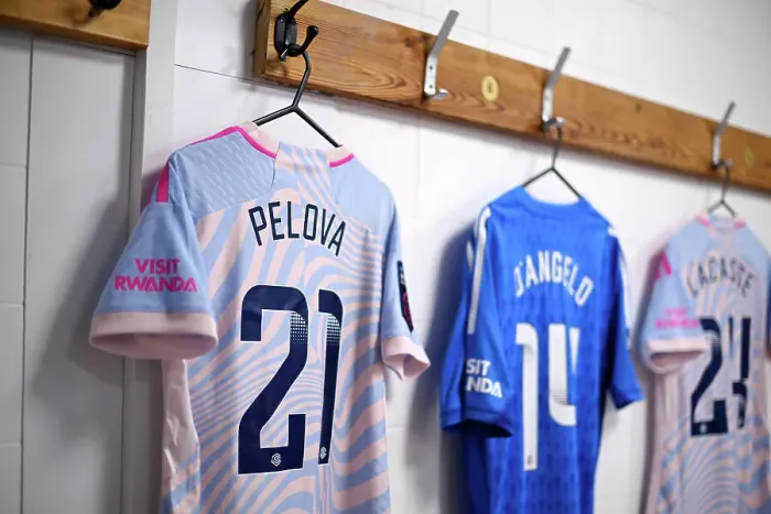 Framed Print : Arsenal and Liverpool Face Off in Barclays Women's Super League: A Pre-Match Look