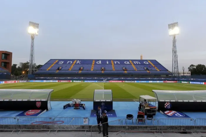 Framed Print : Arsenal at Maksimir Stadium: UEFA Champions League Clash with Dinamo Zagreb, 2015