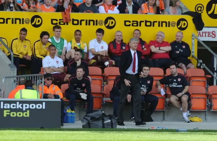 Framed Print : Arsenal manager Arsene Wenger on the bench. Blackpool 1: 3 Arsenal, Barclays Premier League Framed Print : Arsenal manager Arsene Wenger on the bench. Blackpool 1: 3 Arsenal, Barclays Premier League