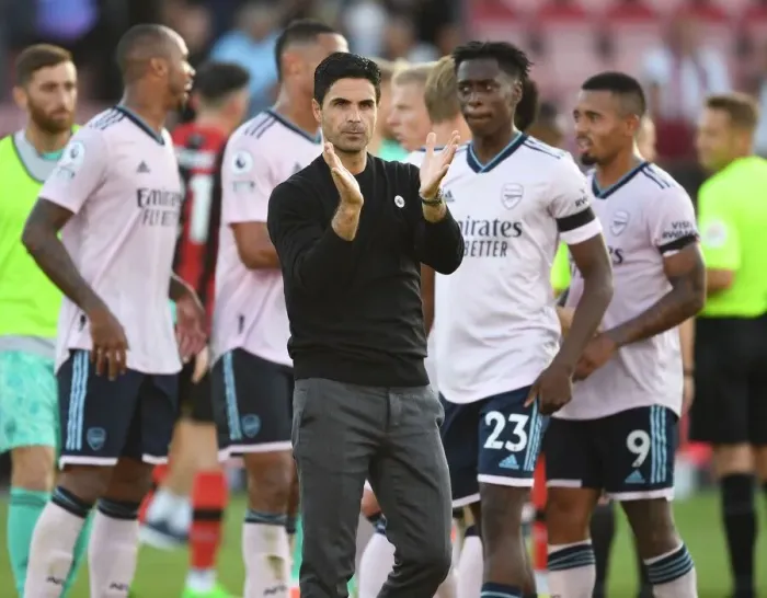Framed Print : Arsenal Manager Mikel Arteta Applauding Fans after AFC Bournemouth vs Arsenal FC Premier League Match (2022-23)