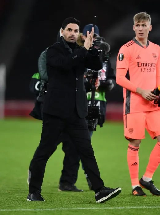 Framed Print : Arsenal Manager Mikel Arteta Celebrates with Fans after Europa League Victory over Rapid Wien Framed Print : Arsenal Manager Mikel Arteta Celebrates with Fans after Europa League Victory over Rapid Wien