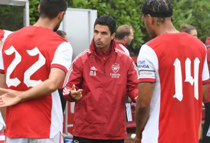 Framed Print : Arsenal Manager Mikel Arteta Conferencing with Aubameyang and Mari at Half-Time during Arsenal vs Millwall (2021-22) Framed Print : Arsenal Manager Mikel Arteta Conferencing with Aubameyang and Mari at Half-Time during Arsenal vs Millwall (2021-22)