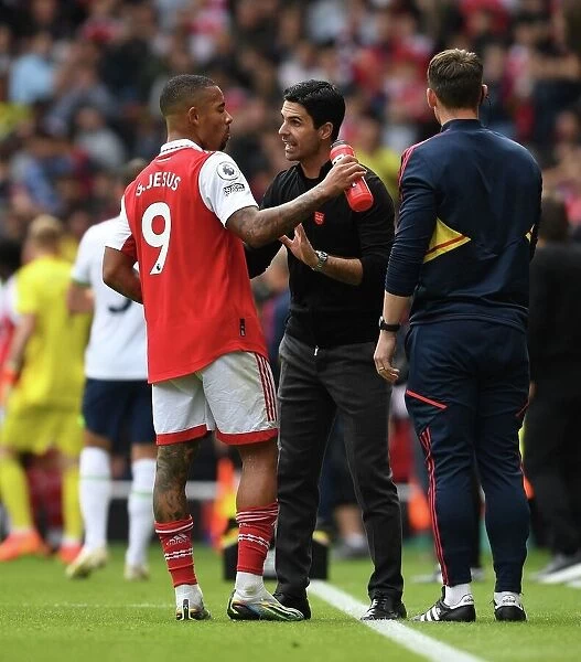 Arsenal Manager Mikel Arteta Conferencing with Gabriel Jesus Amidst Arsenal v Tottenham Rivalry (2022-23)