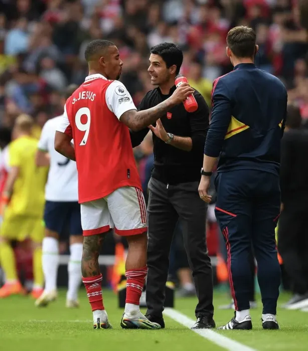 Framed Print : Arsenal Manager Mikel Arteta Conferencing with Gabriel Jesus Amidst Arsenal v Tottenham Rivalry (2022-23)