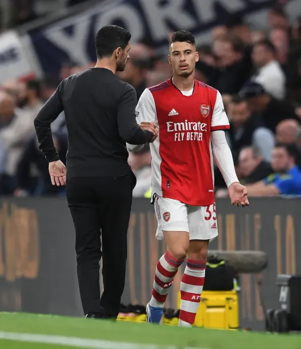 Framed Print : Arsenal Manager Mikel Arteta Consults Gabriel Martinelli Amidst Intense Tottenham Clash (2021-22) Framed Print : Arsenal Manager Mikel Arteta Consults Gabriel Martinelli Amidst Intense Tottenham Clash (2021-22)