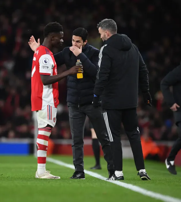 Framed Print : Arsenal Manager Mikel Arteta Guides Bukayo Saka during Arsenal vs. Wolverhampton Wanderers, Premier League 2021-22 Framed Print : Arsenal Manager Mikel Arteta Guides Bukayo Saka during Arsenal vs. Wolverhampton Wanderers, Premier League 2021-22