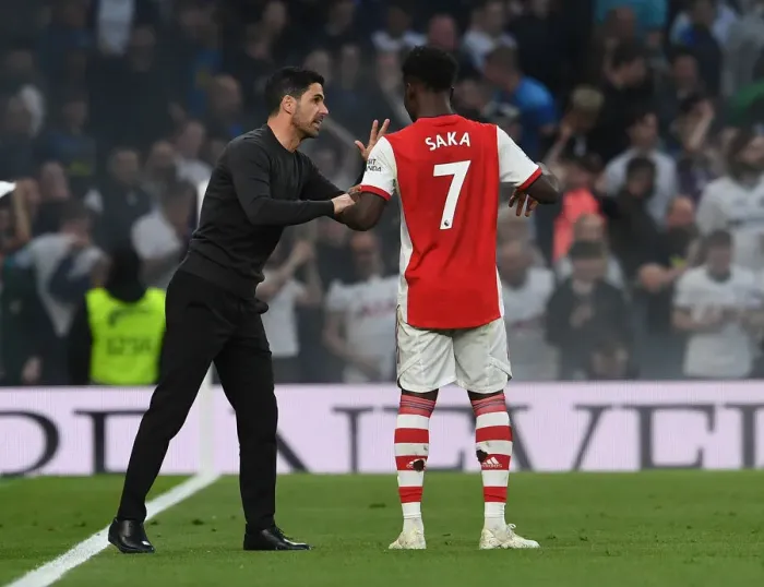 Framed Print : Arsenal Manager Mikel Arteta Guides Bukayo Saka at Tottenham Hotspur Stadium (Tottenham vs Arsenal 2021-22)