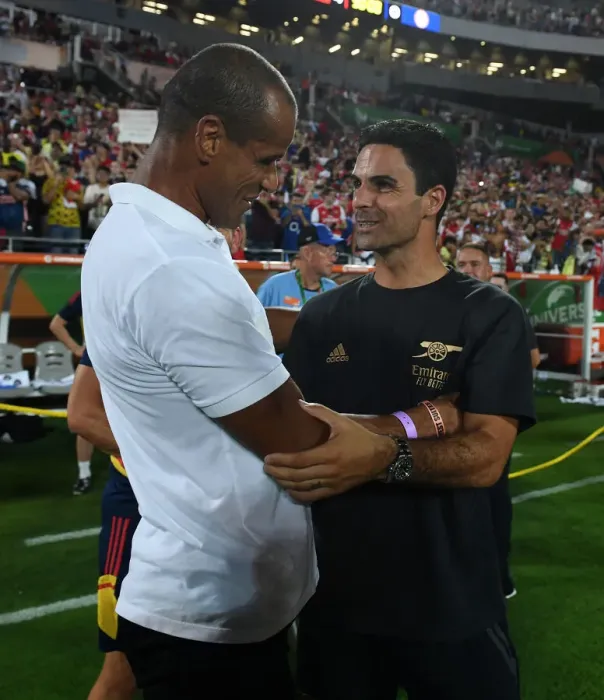 Framed Print : Arsenal Manager Mikel Arteta Meets Rivaldo After Chelsea Showdown in Florida Cup 2022-23