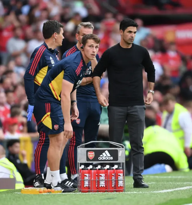 Framed Print : Arsenal Manager Mikel Arteta and Sports Scientist Tom Allen at Manchester United Match, 2022-23 Premier League