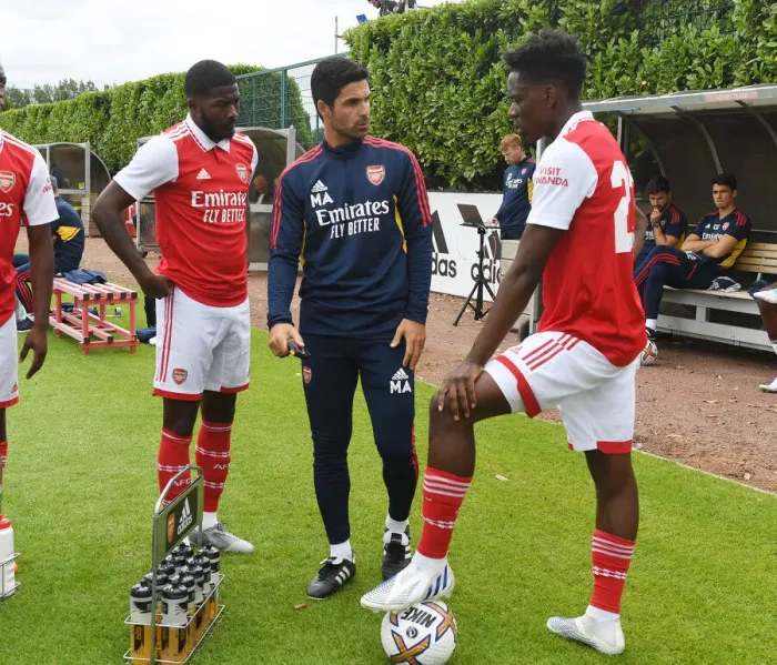 Framed Print : Arsenal Manager Mikel Arteta Strategizes with Players Ahead of Arsenal vs Ipswich Town (2022) Pre-Season Friendly