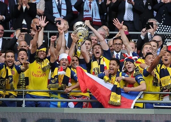 Arsenal: Per Mertesacker and Mikel Arteta Celebrate FA Cup Victory