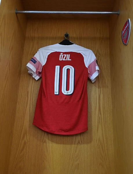 Arsenal: Mesut Ozil's Empty Jersey in the Changing Room Before Arsenal vs Qarabag (UEFA Europa League 2018-19)