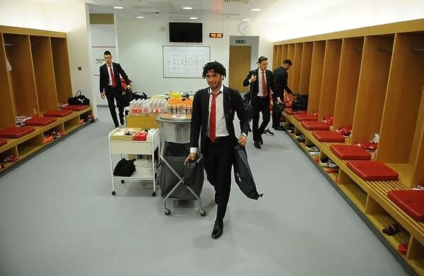 Arsenal: Mohamed Elneny in the Changing Room before Arsenal vs Middlesbrough (2016-17)