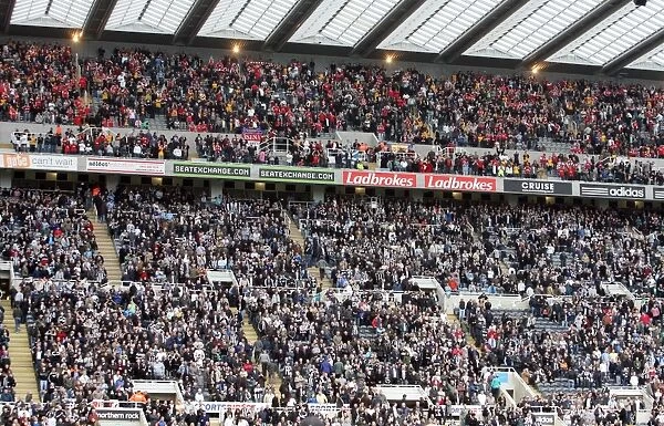 Arsenal and Newcastle fans before the match