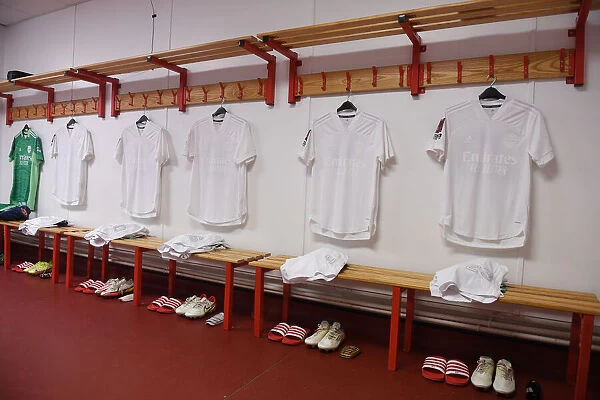 Arsenal at Nottingham Forest: FA Cup Third Round - Arsenal's Away Changing Room