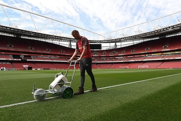 Arsenal Pitch Preparation: Marking the Field for Arsenal vs. Leicester City (2017-18)