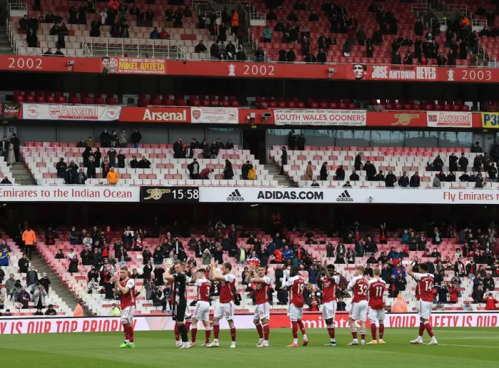 Framed Print : Arsenal Players Applaud Fans: Arsenal vs Brighton & Hove Albion, Premier League 2020-21
