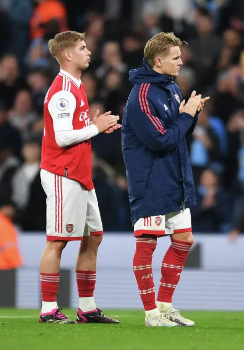 Framed Print : Arsenal Players Applaud Fans After Defeat at Manchester City, 2022-23 Premier League Framed Print : Arsenal Players Applaud Fans After Defeat at Manchester City, 2022-23 Premier League