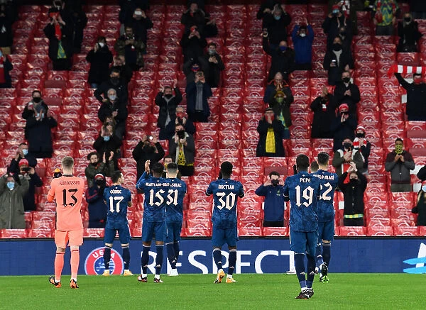 Arsenal Players Show Appreciation to Fans Before Europa League Match vs. Rapid Wien