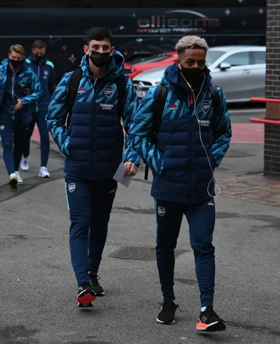 Framed Print : Arsenal Players Arrive at Nottingham Forest's City Ground for FA Cup Third Round Match