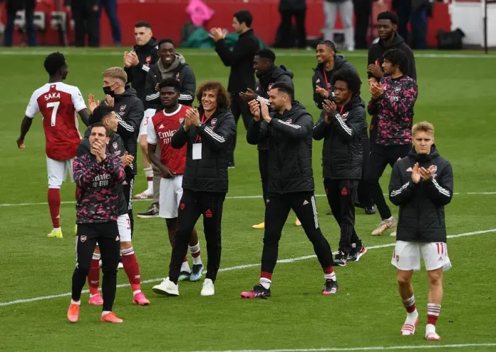 Framed Print : Arsenal Players Celebrate with Fans After Securing Victory Against Brighton & Hove Albion (2020-21)