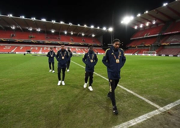 Arsenal Players Explore Standard Liege Pitch Ahead of Europa League Clash