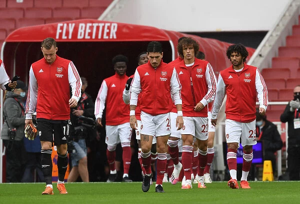 Arsenal Players Gather Before Empty Emirates: 2020-21 Premier League Match Against Sheffield United