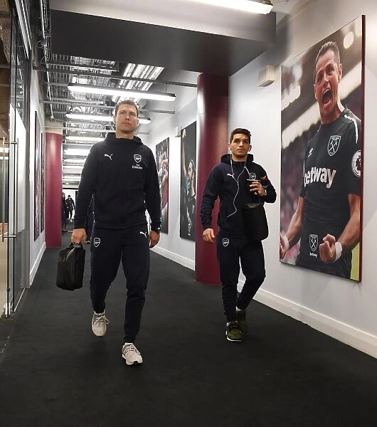 Arsenal Players Head to the Changing Room Before West Ham Clash, London 2019
