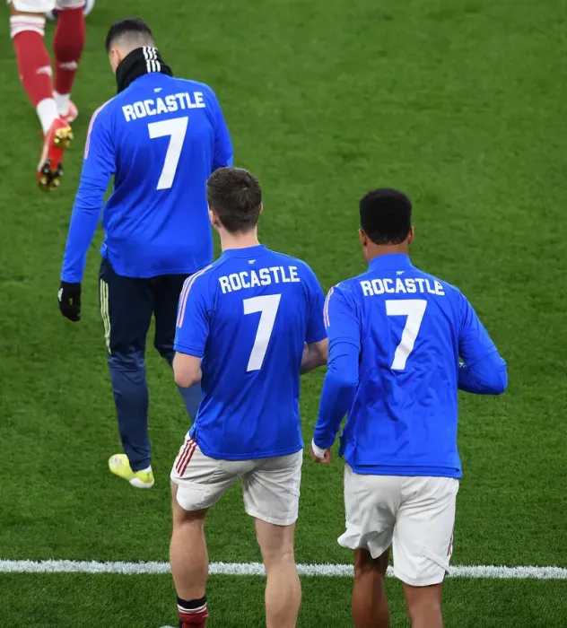Framed Print : Arsenal Players Honor Late Legend Rocastle with Empty Emirates Stadium Shirts against Liverpool Framed Print : Arsenal Players Honor Late Legend Rocastle with Empty Emirates Stadium Shirts against Liverpool